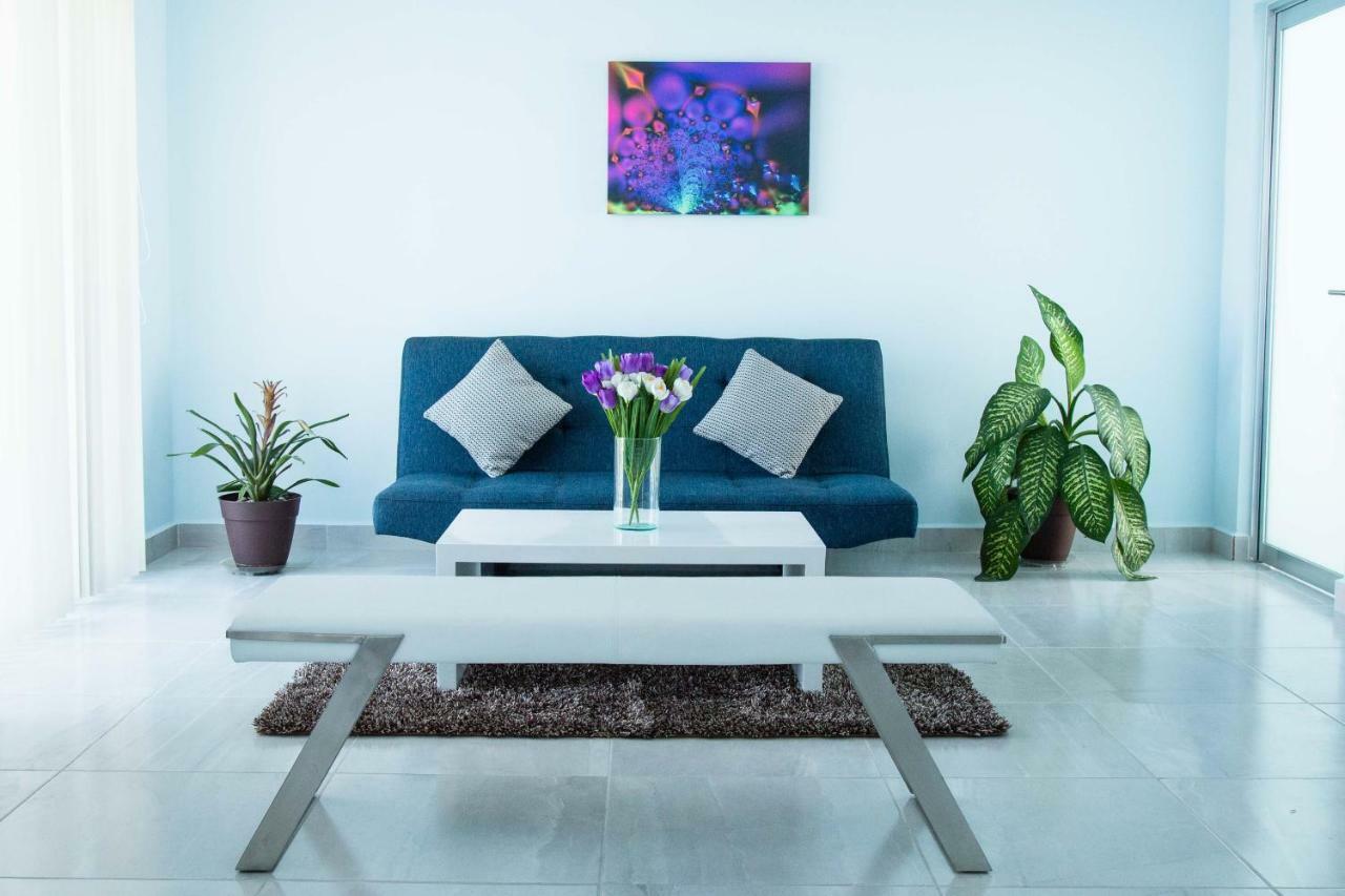 Tita Turquesa, Apartamento *